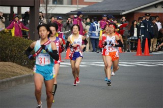 第５区（4.1075㎞）４区の猪原千佳選手からタスキを受けてレースは、